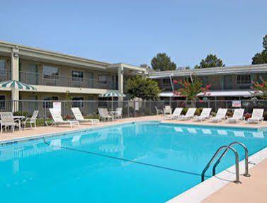 Days Inn Williamsburg Colonial Area Exterior foto