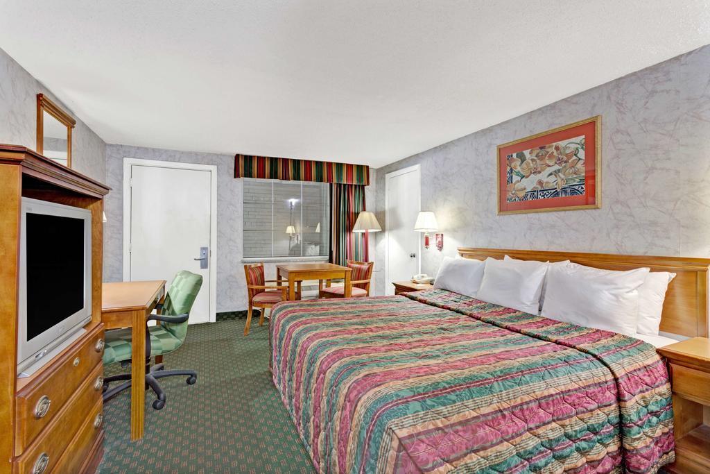 Days Inn Williamsburg Colonial Area Exterior foto